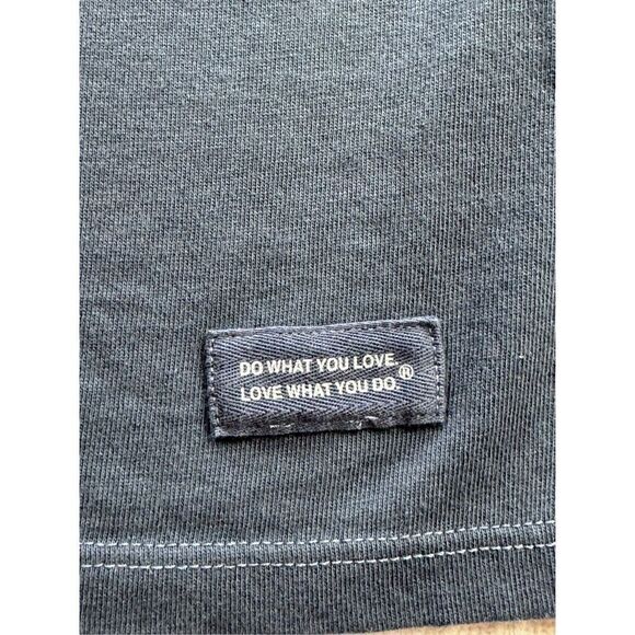 Life is Good Women’s SMALL Golf Flag V Neck T-Shirt - NWT - Picture 4 of 6